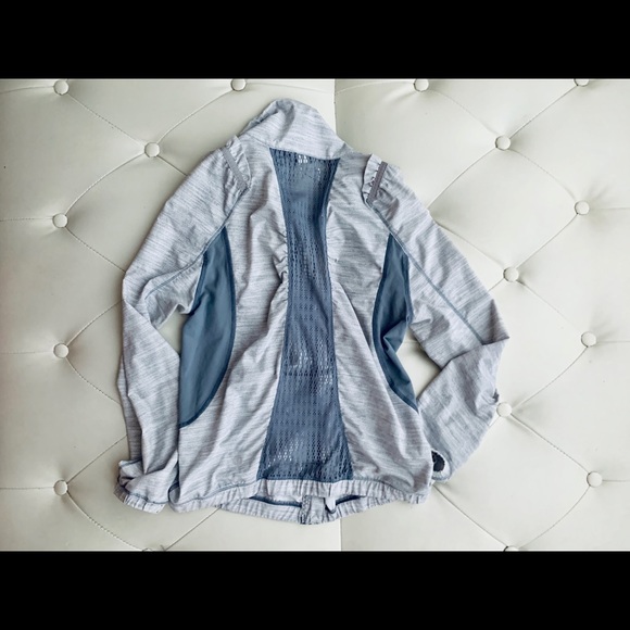 Lululemon Athletic Light weight Zipper jacket - Picture 8 of 8